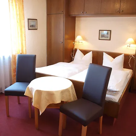 Schuster Und Gaestehaus