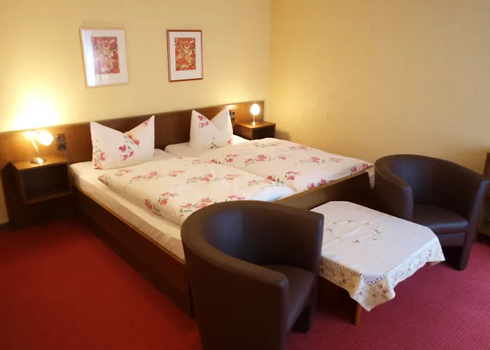 Hotel Schuster Und Gaestehaus 3*