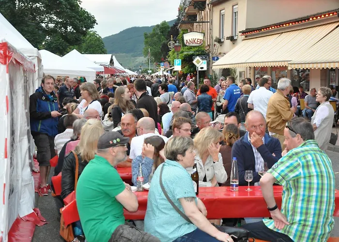 Schuster Und Gaestehaus Hotel 3*